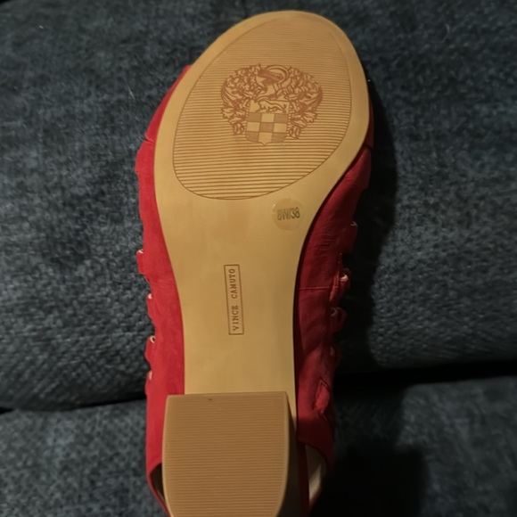 NIB Vince Camuto stacked heels - Picture 3 of 5